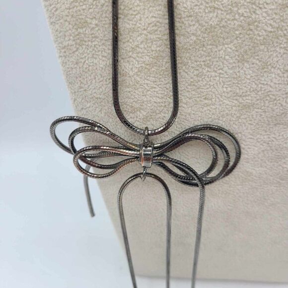 J Crew Gunmetal Snake Chain Long Bow Double Strand Necklace  NWOT! - Picture 5 of 9